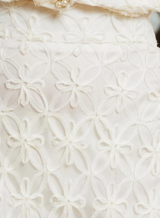 ستايلي تنورة طويلة بحافة واسعة وتطريز أبليك